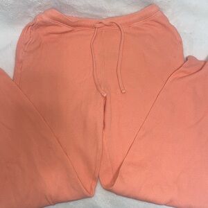 Old navy coral sweat pant’s
Size:XS